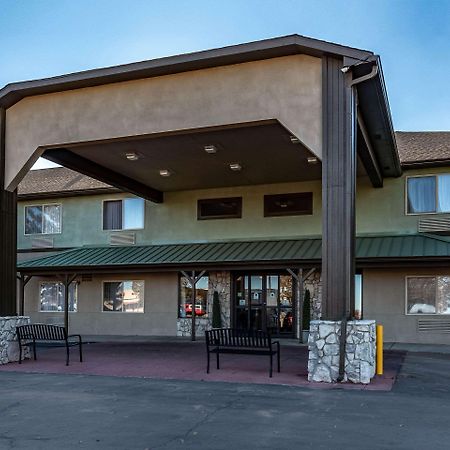 Quality Inn & Suites West Pueblo Exterior photo