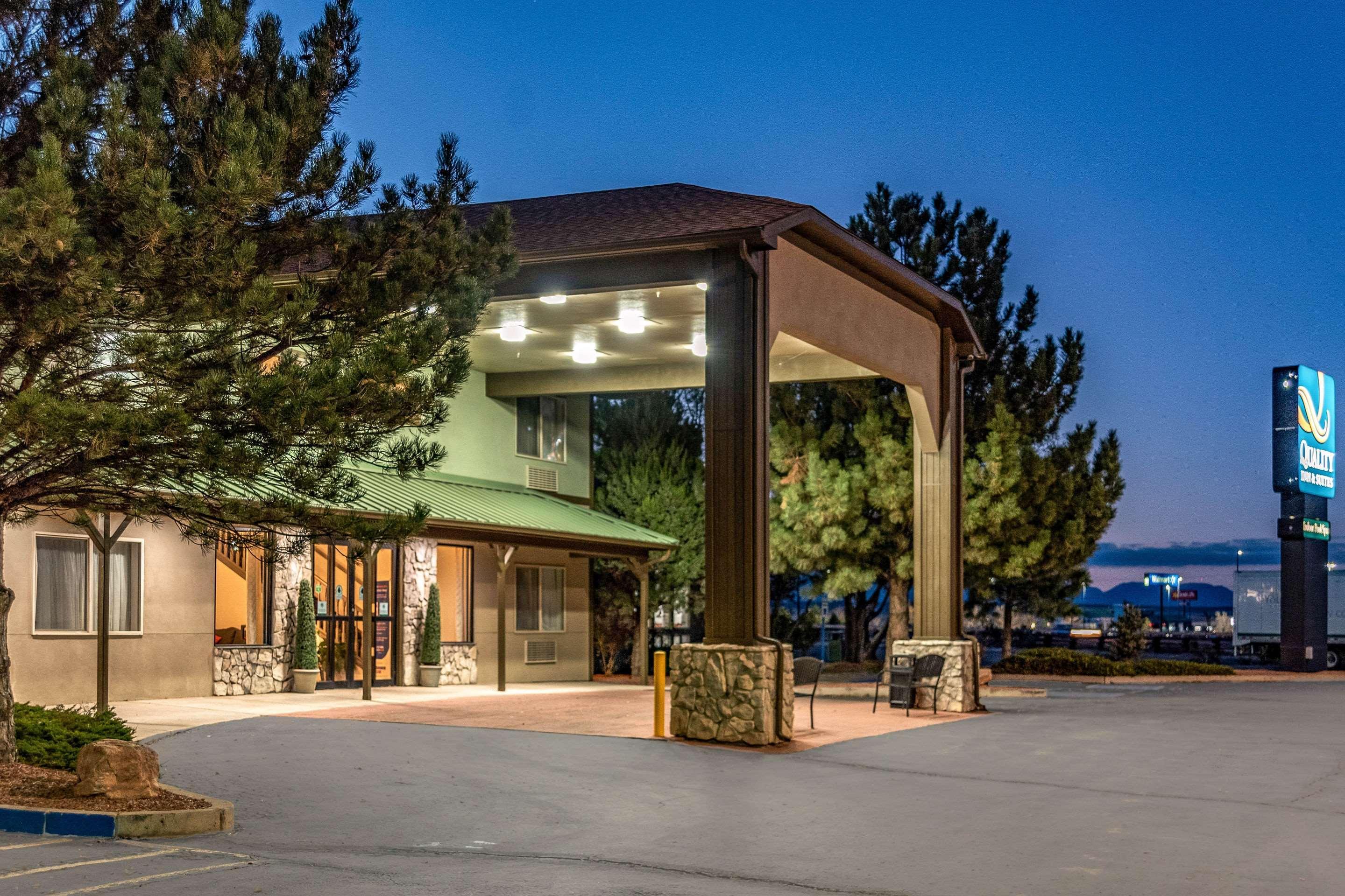 Quality Inn & Suites West Pueblo Exterior photo