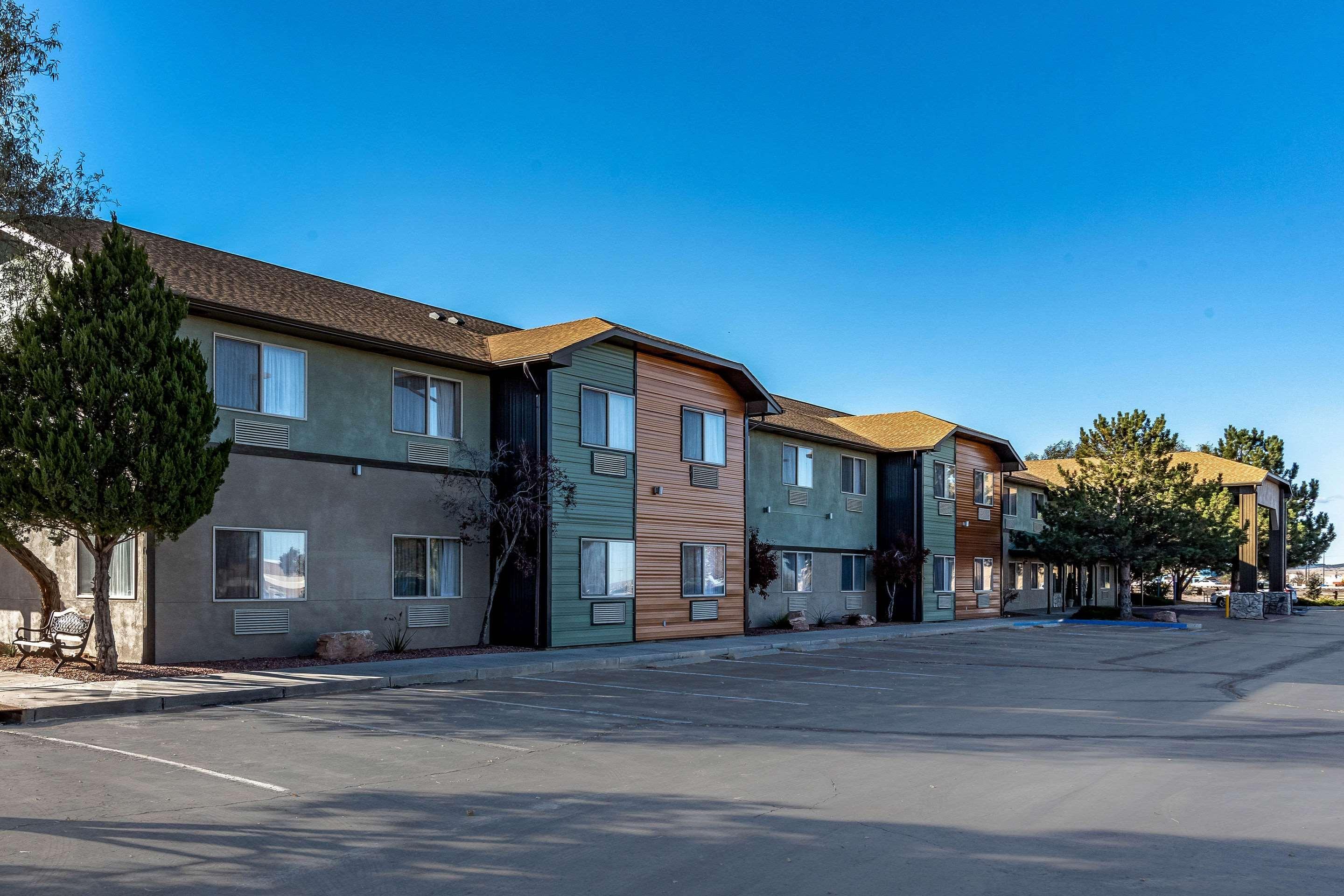 Quality Inn & Suites West Pueblo Exterior photo